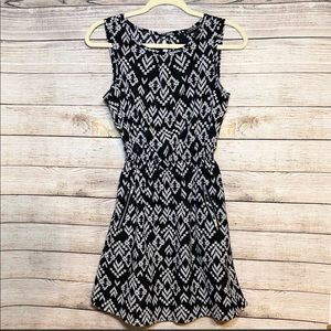 ⛱ Derek Heart Black and White Dress